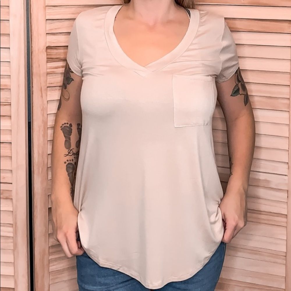 Slouchy pocket - deep v neck basic tee